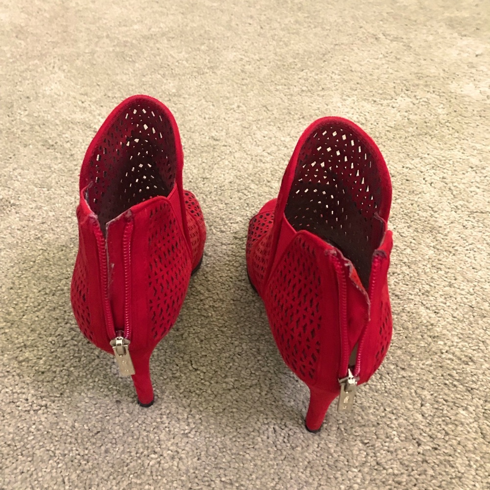 Red high heels size 9